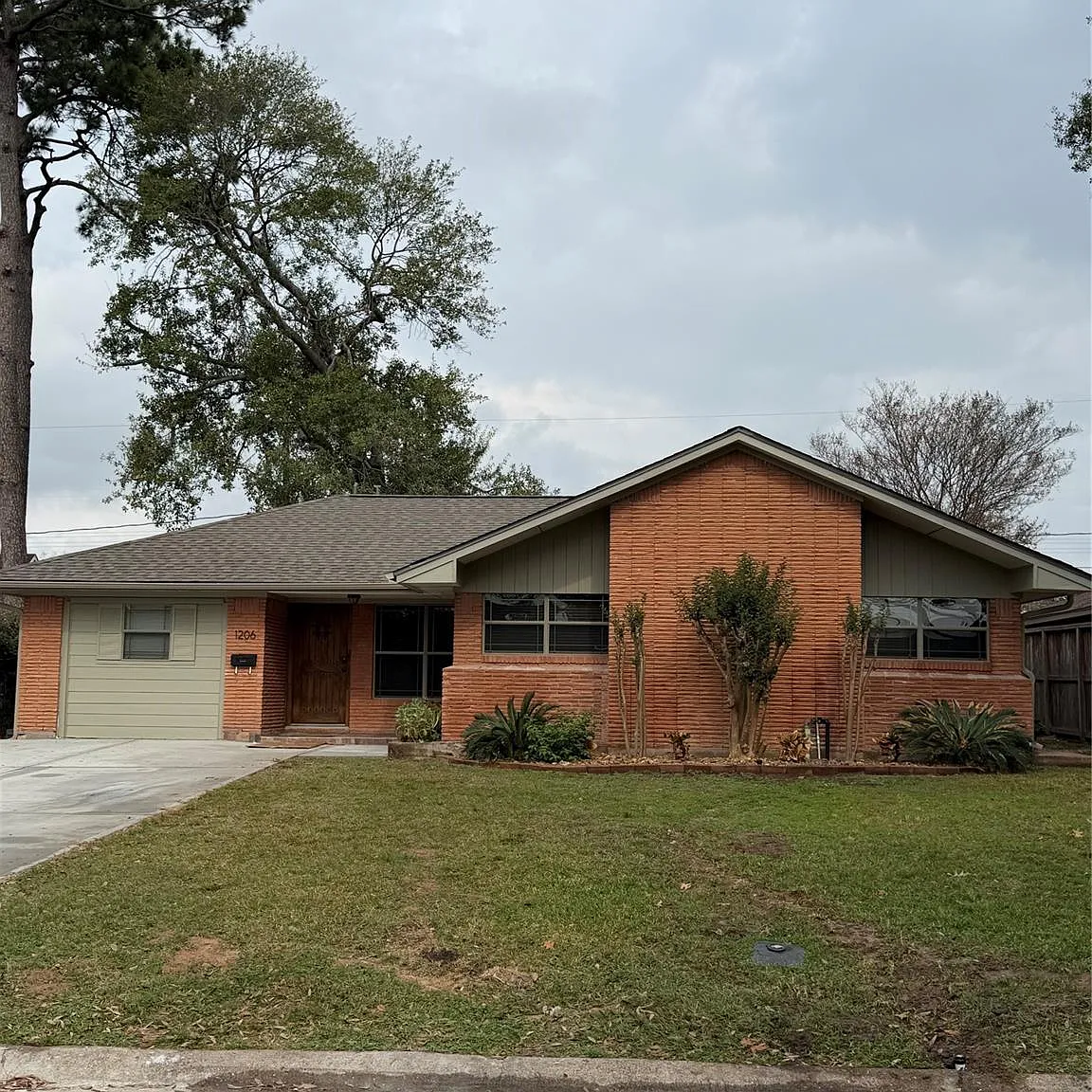 3 bed, 3.0 bath, 1463 sqft, $2,850 — Photo 2
