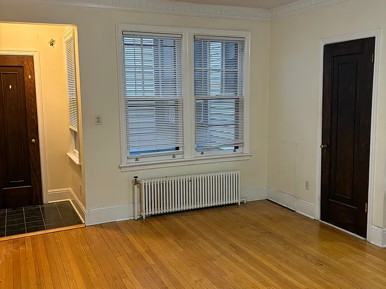 198 Pawling Ave #14 — Photo 4