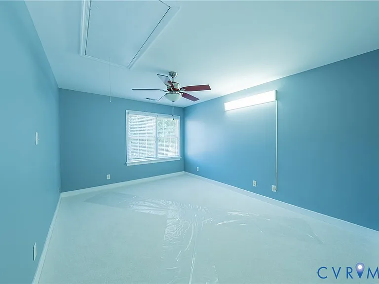 9721 Pemberton Crossing Dr — Photo 25