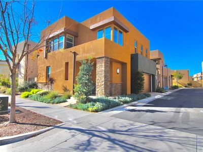 261 Radial, Irvine, CA, 92618