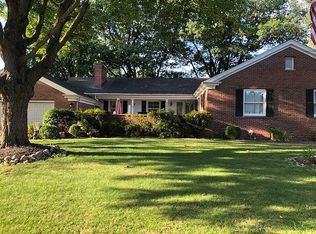 2200 Huntleigh Rd, Springfield, IL 62704