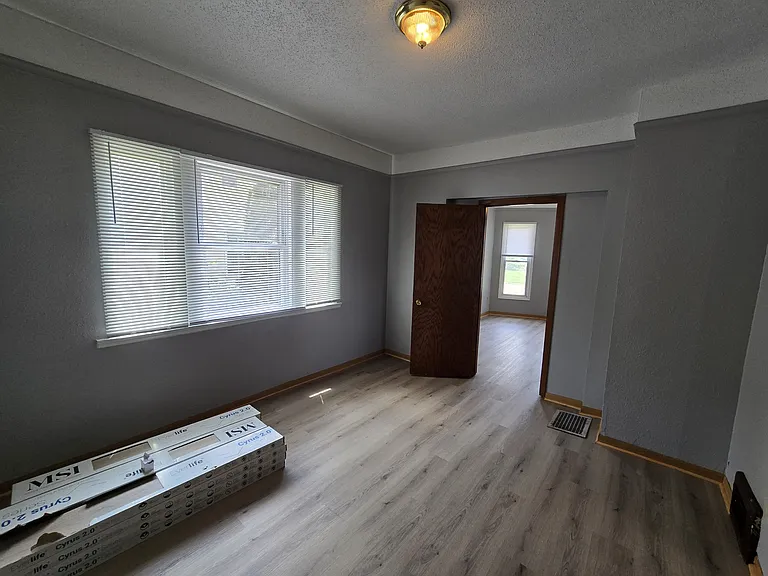 519 Baltimore St — Photo 8