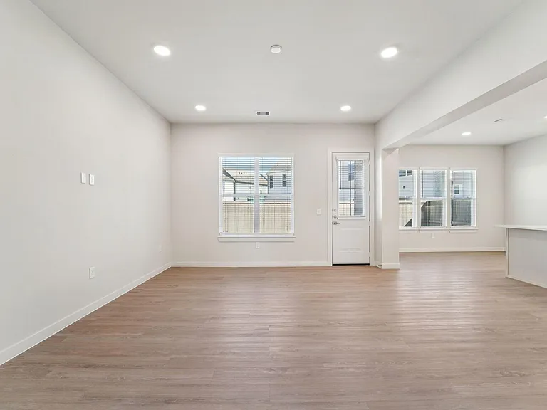 7311 Hadley Mdw — Photo 10