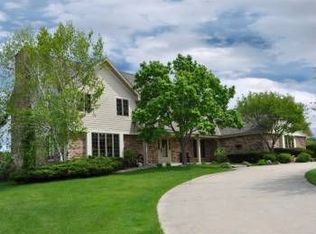 1844 Field Cliffe Dr, Richfield, WI 53076