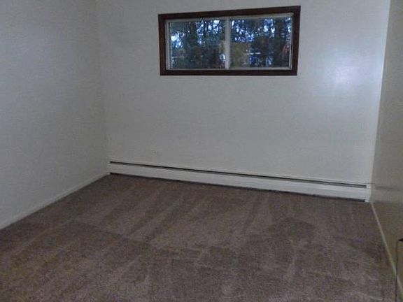 3rd image of 2211 Yeoman St