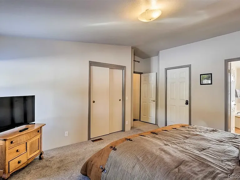 443 Vine Rd — Photo 16