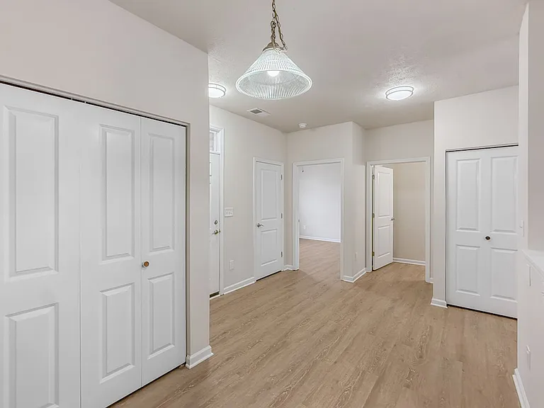 702 Beachfront Dr — Photo 11