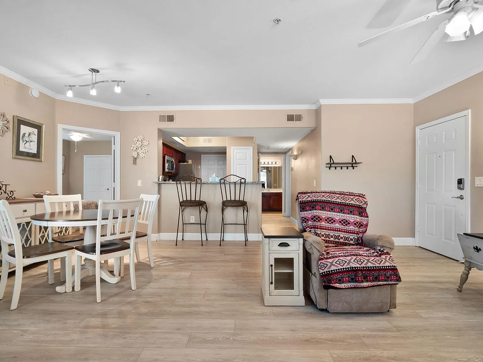 2 bed, 1147 sqft, $2,500 — Photo 4