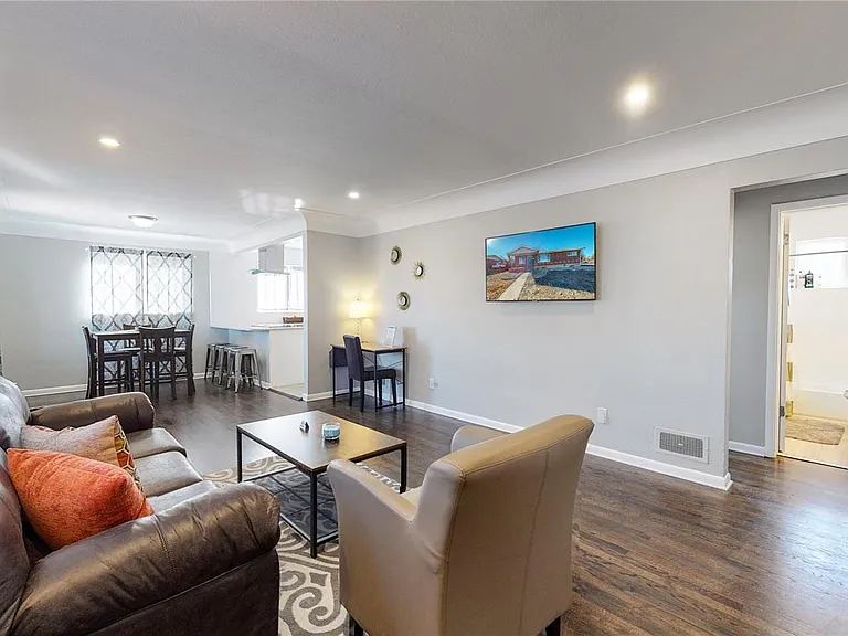 6119 S Broadway #A — Photo 9