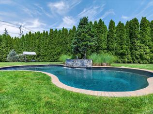 75 Head Of The Neck Rd, Bellport, NY 11713