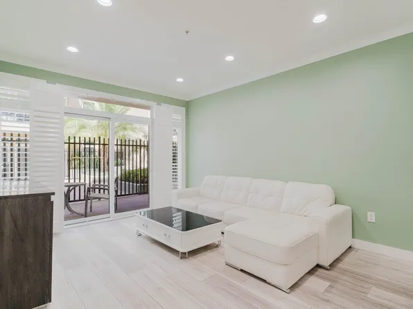 250 N 1st St Unit 326, Burbank, CA 91502