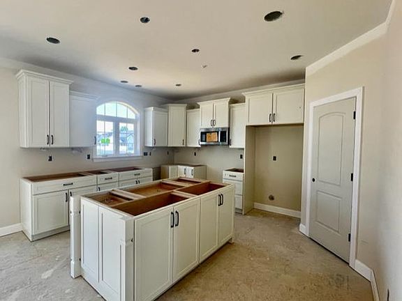 3rd image of 43024 Bluejay Ln