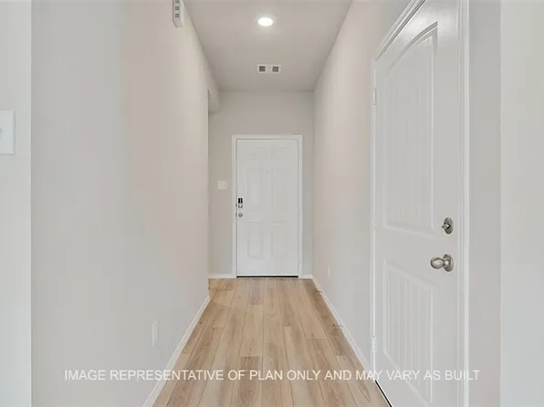 2301 Spyglass Dr, Navasota, TX 77868