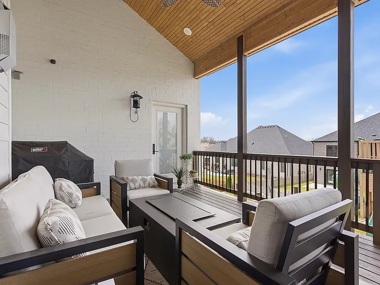 703 S Hickory Dr — Photo 42