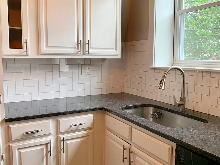 905 N Duke St — Photo 10