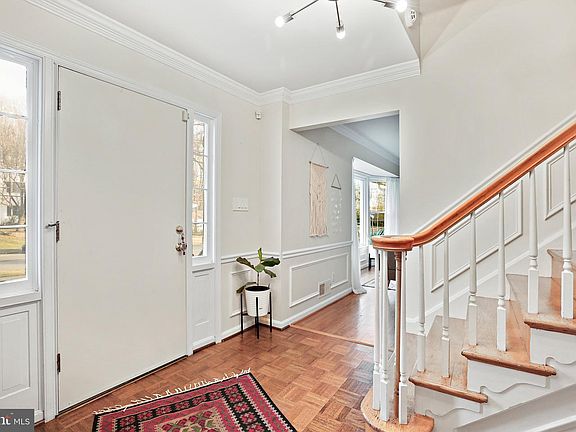 3rd image of 4110 Whispering Ln