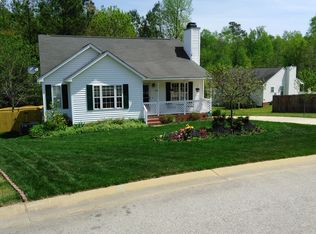 304 Noonday Ct, Holly Springs, NC 27540