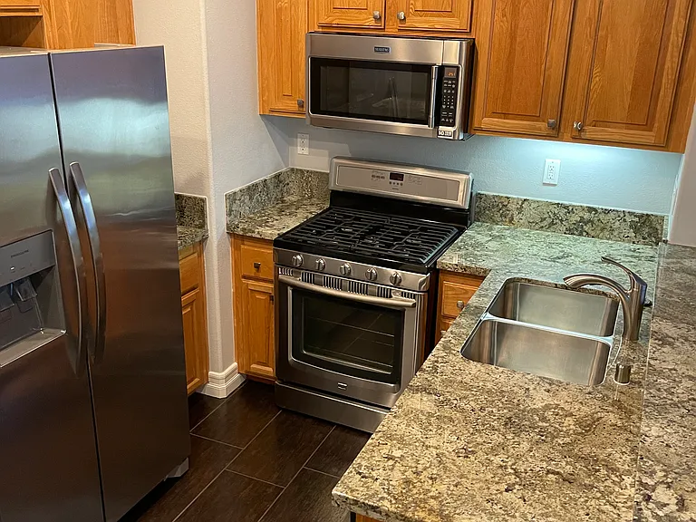 19089 Holly Ln — Photo 3