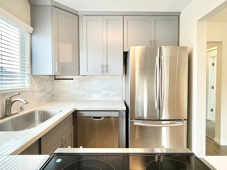 Gateway Apartments — Photo 6