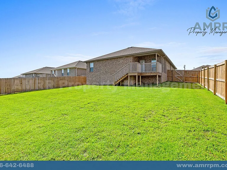 1106 SW 3rd Ave — Photo 2