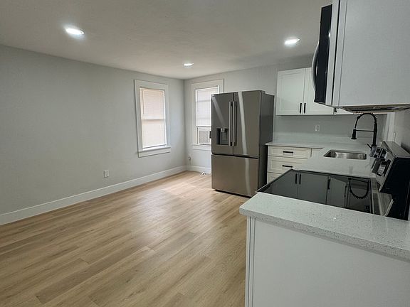 5th image of 2103 W Watrous Ave APT 3