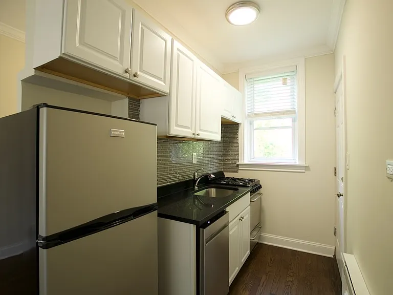 646.5 W Roscoe St #S3 — Photo 3