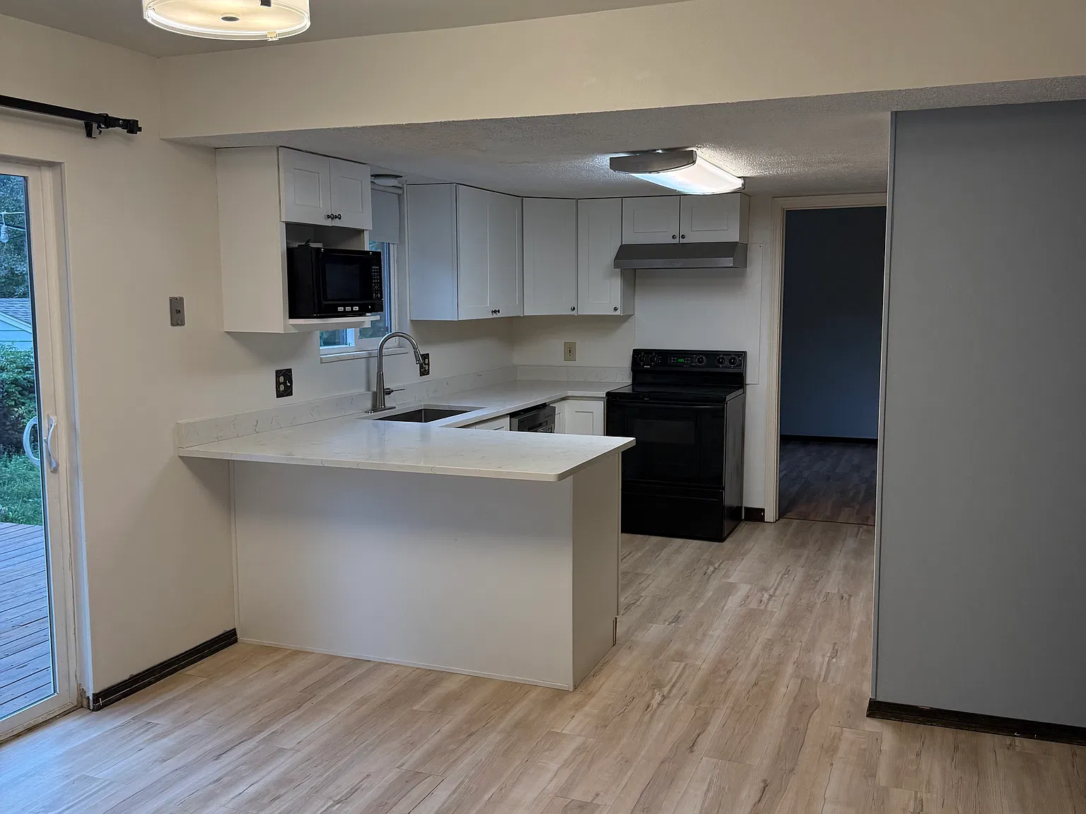 4 bed, 2700 sqft, $2,800 — Photo 2