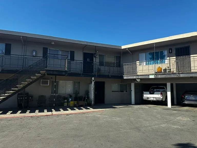 1590 Frisbie Ct — Photo 3