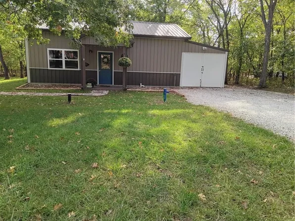 34 Live Oak Dr, Lacygne, KS 66040