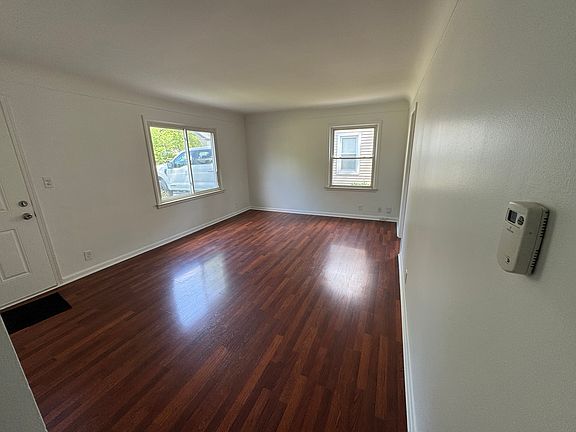 4th image of 3828 Woodland Ave