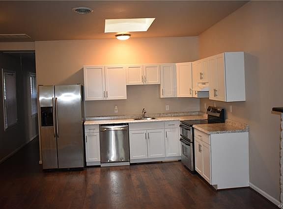 4th image of 406 W Marshall St