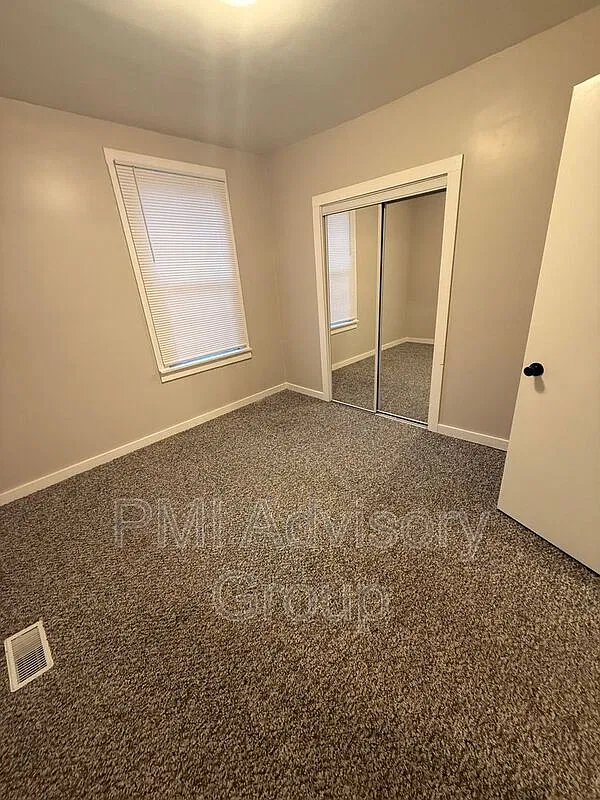 2 bed, 1.0 bath, 756 sqft, $920 — Photo 4
