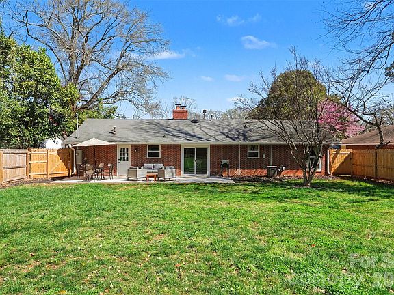 3rd image of 2006 Tyvola Rd