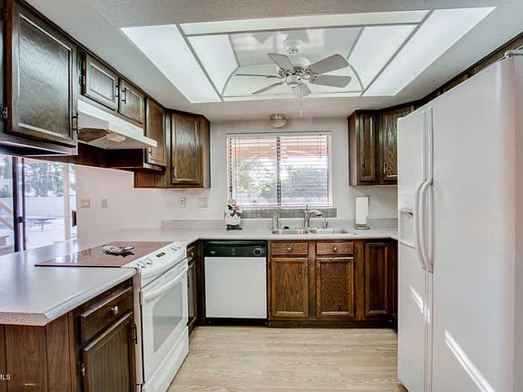 5th image of 557 W Las Palmaritas Dr