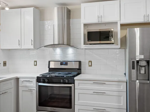 900 Fernview Dr, Saint Louis, MO 63141