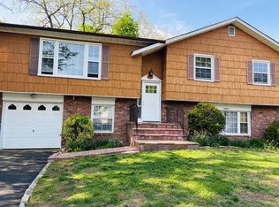 15 William St, Glen Cove, NY 11542