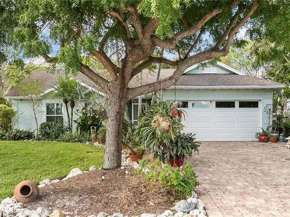 120 Sand Hill ST, MARCO ISLAND, FL 34145