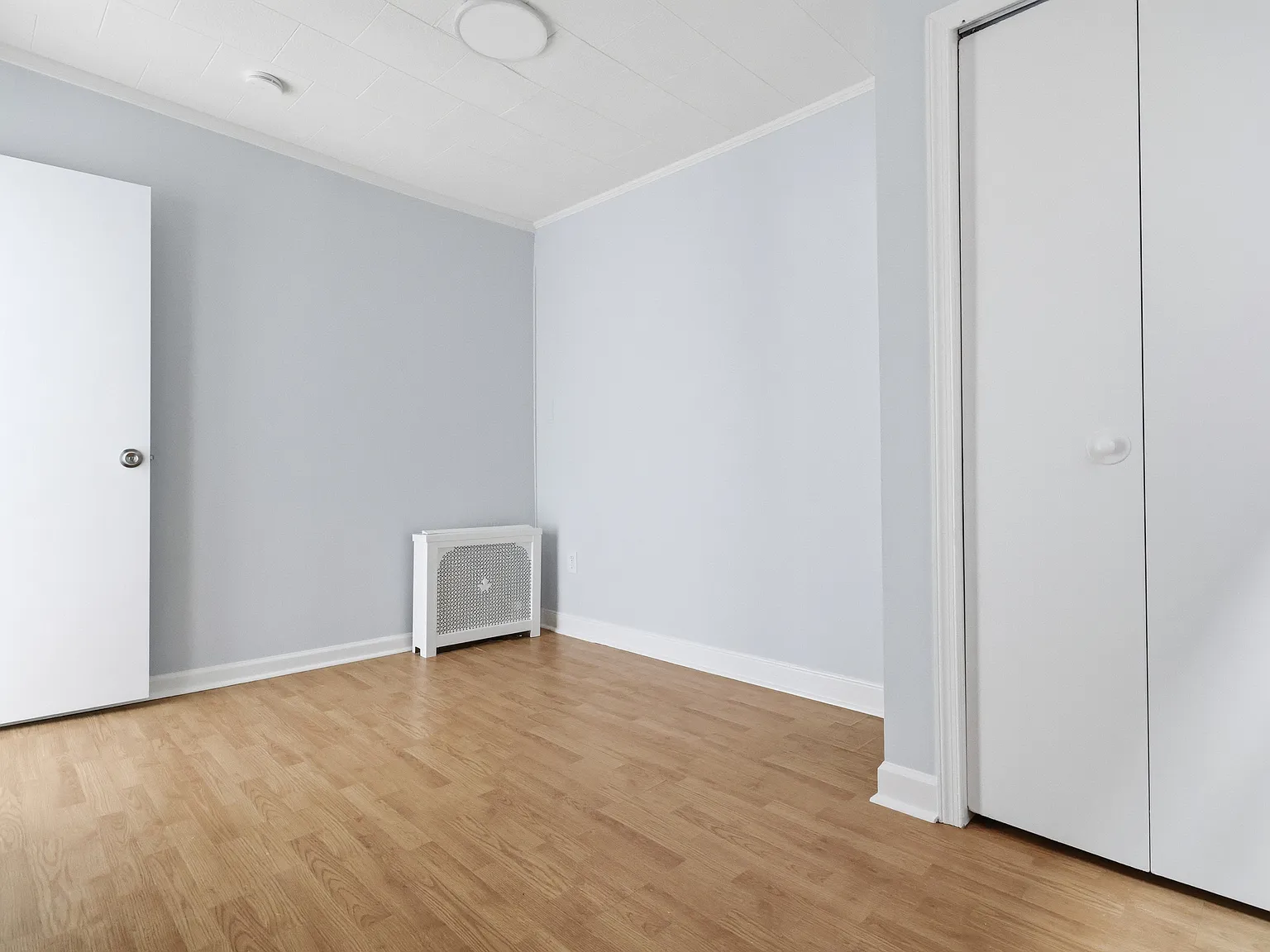 2 bed, $2,400 — Photo 4