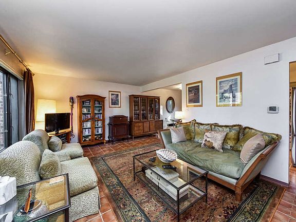 3rd image of 1S297 Michigan Ave
