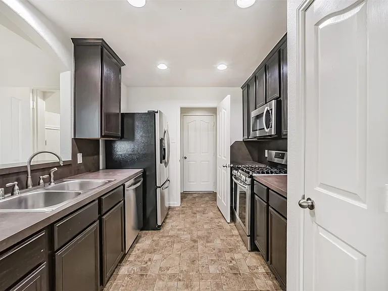 9334 Valley Tree Ln — Photo 11