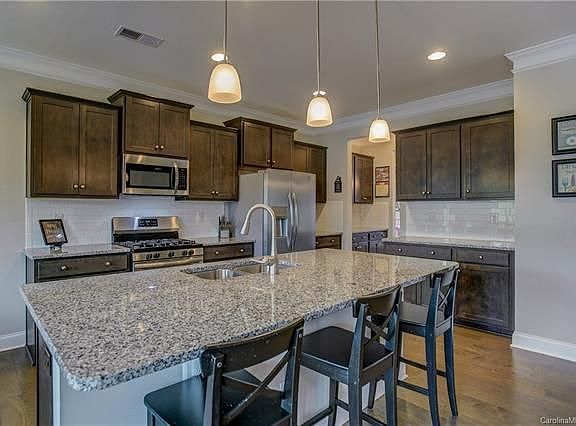 5th image of 3919 Norman View Dr