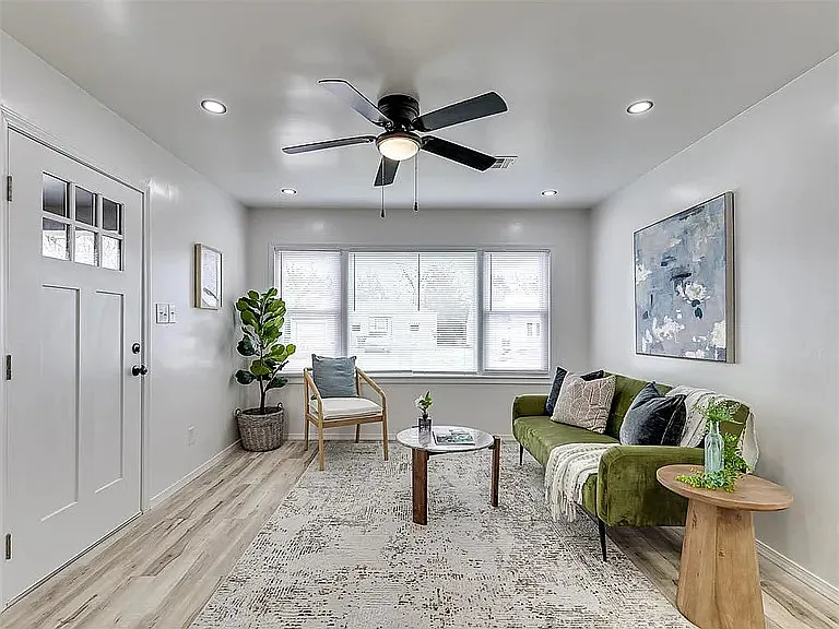 1208 Jet Dr — Photo 4