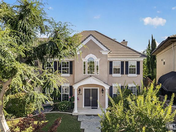 3rd image of 5302 Rustic Canyon St