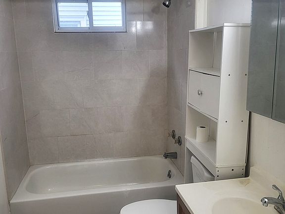 3rd image of 731 Kensington Ave #1