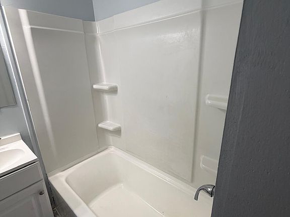 5th image of 1507 N Salina St #2