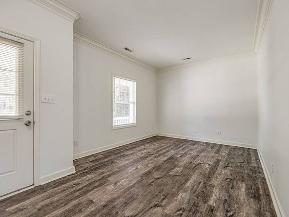 3rd image of 4505 Hampstead Heath Dr