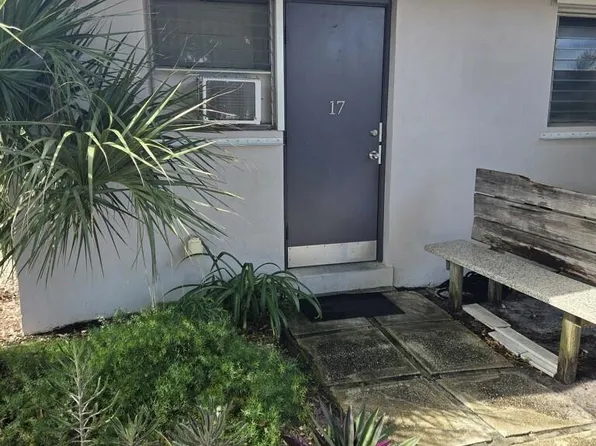 541 NE 45th St #17, Boca Raton, FL 33431