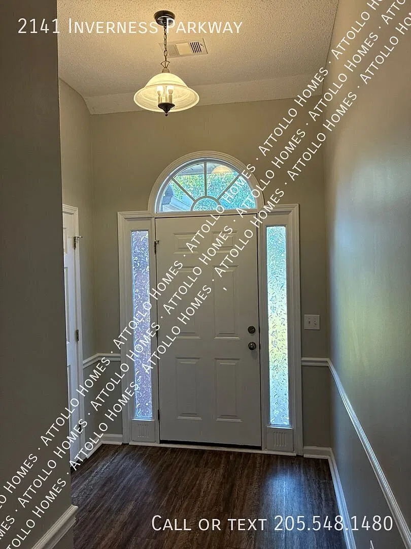 Spacious 3-Bed/2-Bath Home in Hillcrest Area - Inverness Run — Photo 4