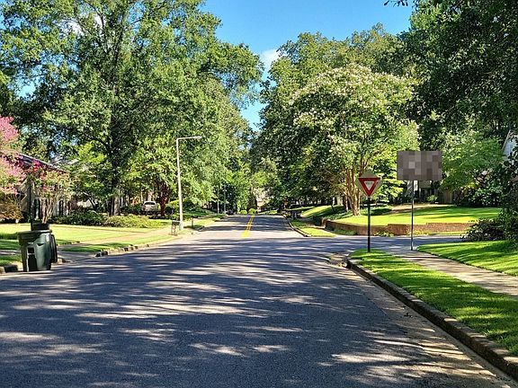 4th image of 2061 Old Oak Dr