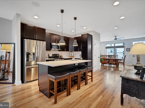 159 Green Ln, Philadelphia, PA 19127